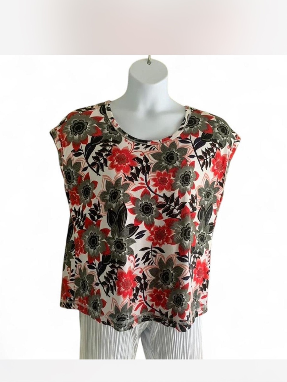 Talbots Floral Cap-Sleeve Top in red, gray , Cream size XLP